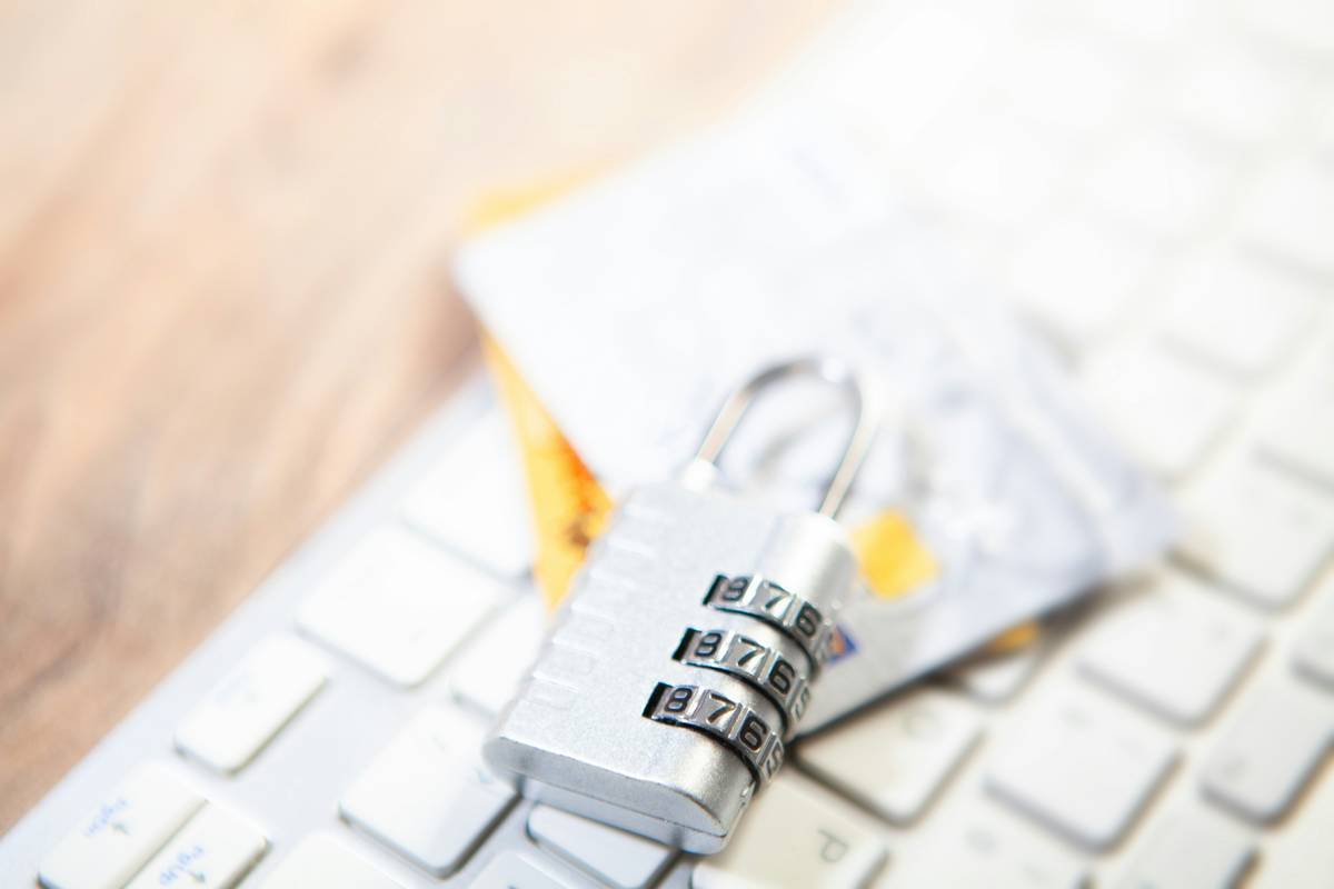 Bar chart showing U.S. patent litigation trends 2019-2023: NPE lawsuits rose 22% despite overall decline in total filings